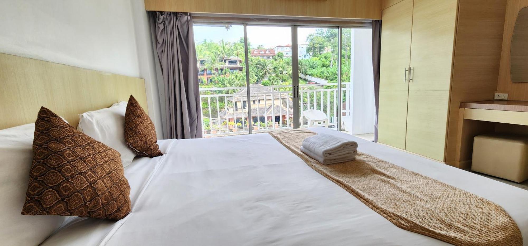 Eden Park Hotel Patong Exterior photo