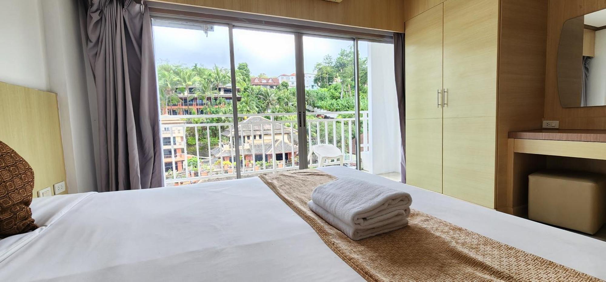 Eden Park Hotel Patong Exterior photo