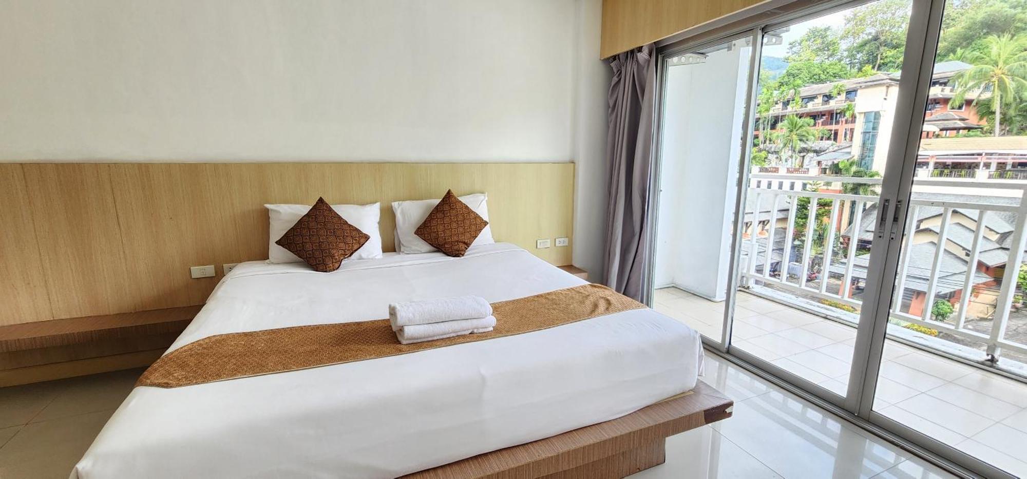 Eden Park Hotel Patong Exterior photo