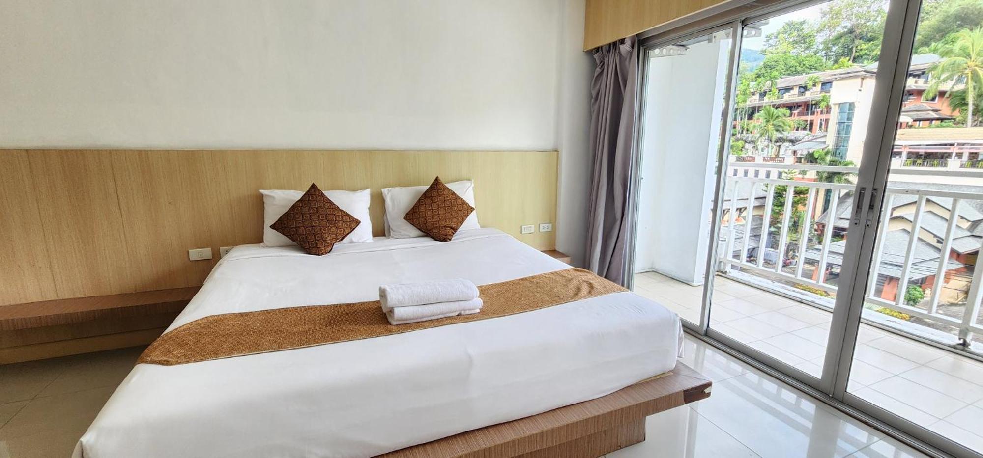 Eden Park Hotel Patong Exterior photo